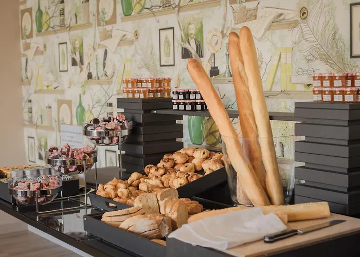 Western Hermitage Hotel 4*